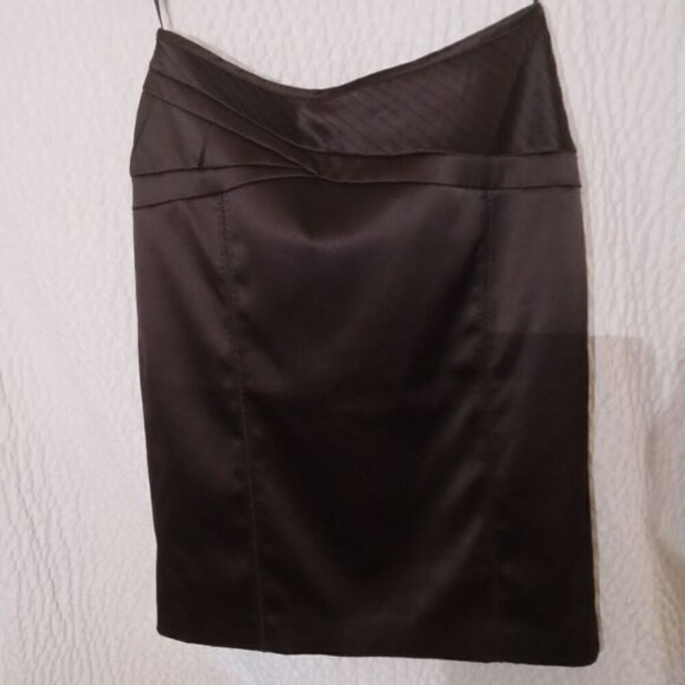Next skirt (142) 